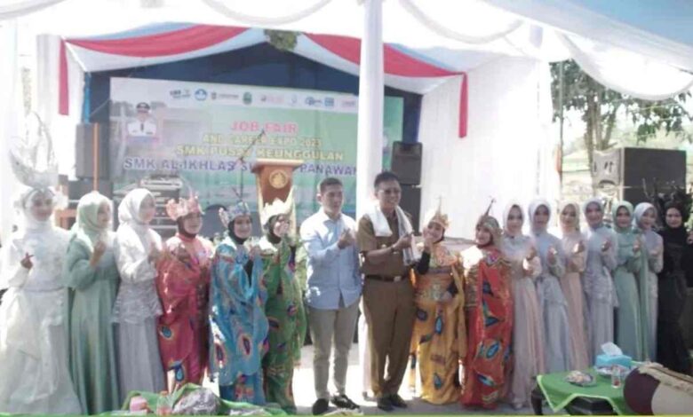Unigal Ikuti Job Fair Career Expo di SMK Al-Ikhlas Susuru Panawangan Ciamis